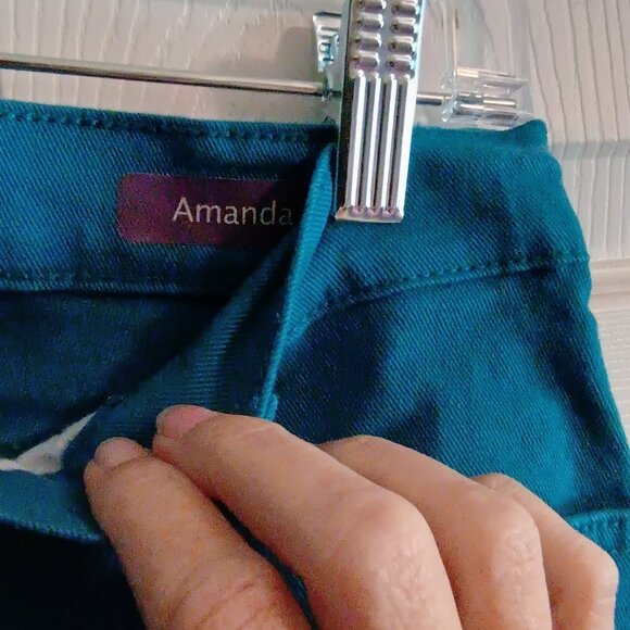 Gloria Vanderbilt Amanda Sz 10, Dark Teal, Hi Rise Pants, NWOT, 5 Pockets, Denim - Picture 4 of 4